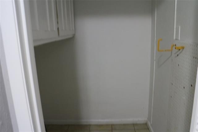 2005 Town Court - Photo 5