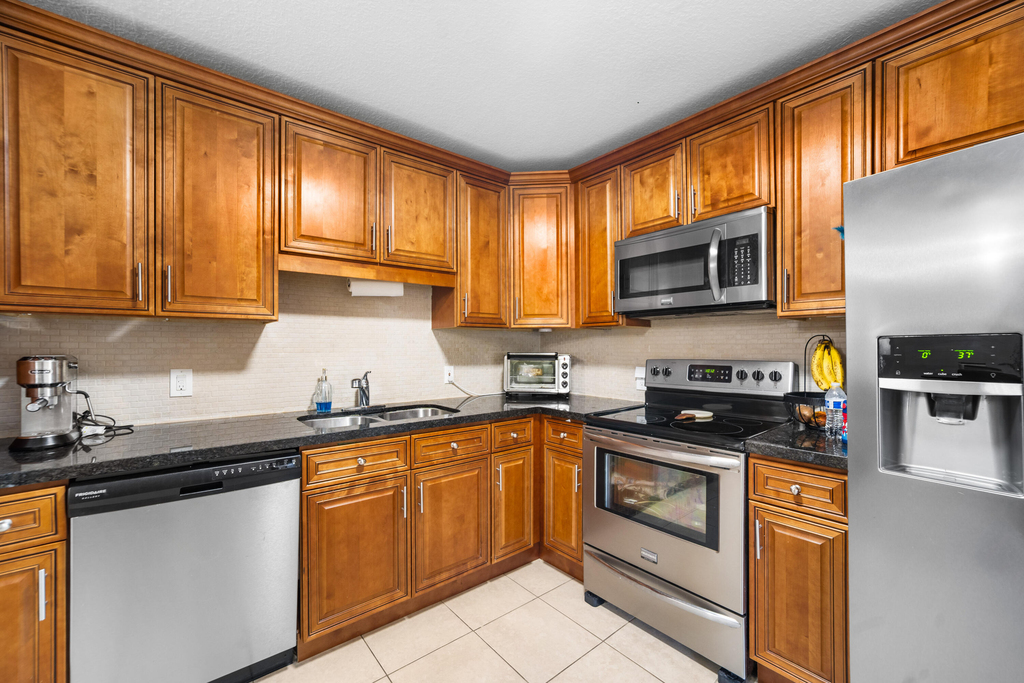 795 Se 17th Street - Photo 20