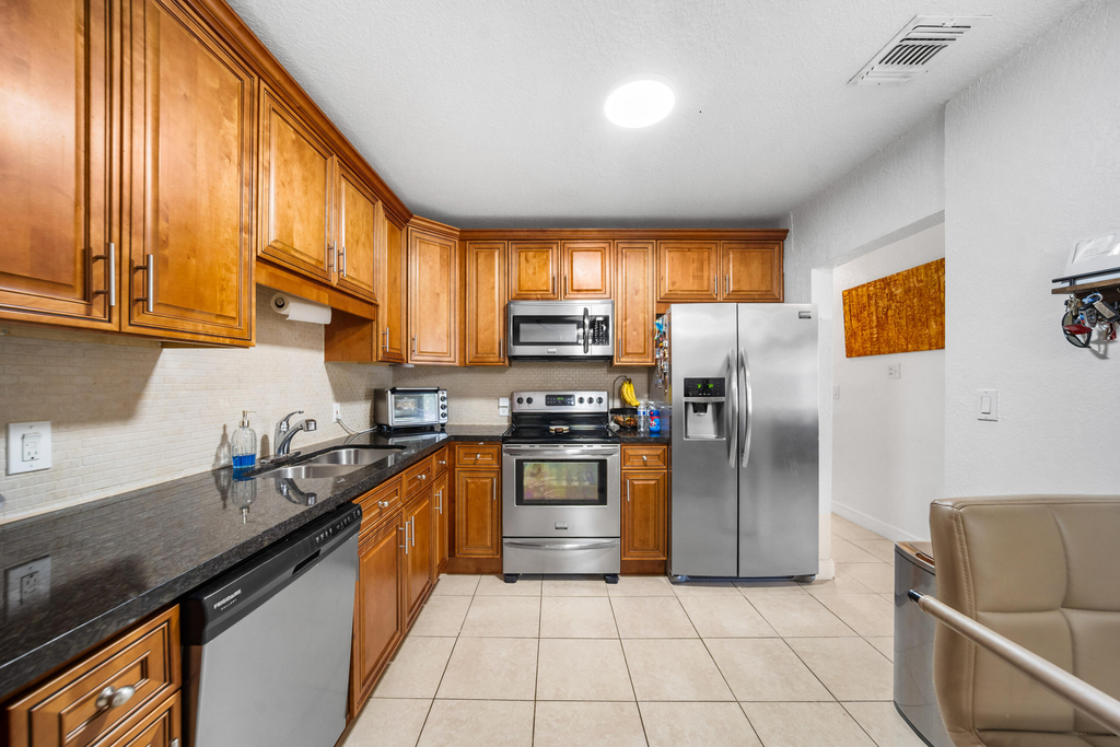 795 Se 17th Street - Photo 19