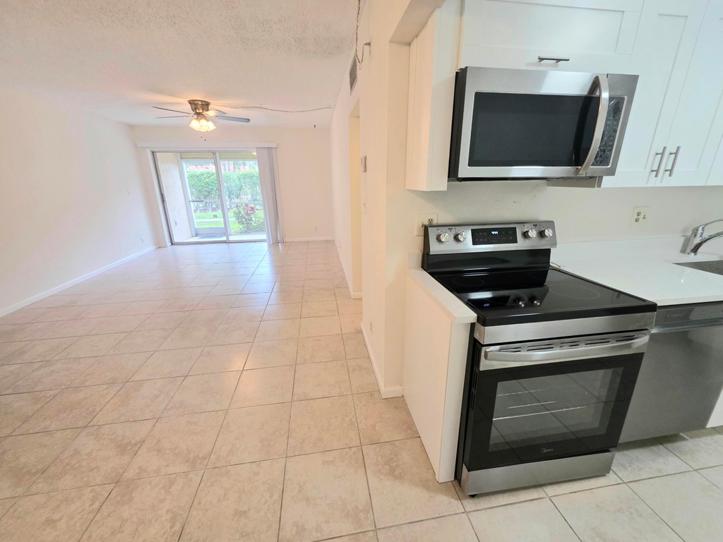 959 Se 2nd Avenue - Photo 9
