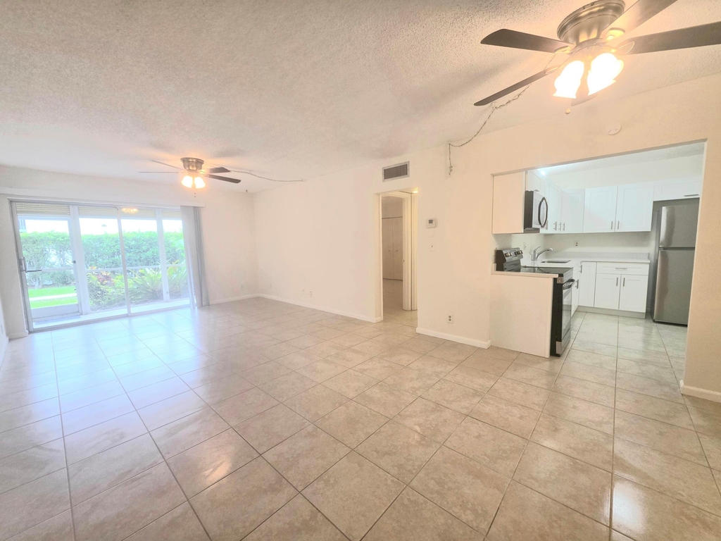 959 Se 2nd Avenue - Photo 3