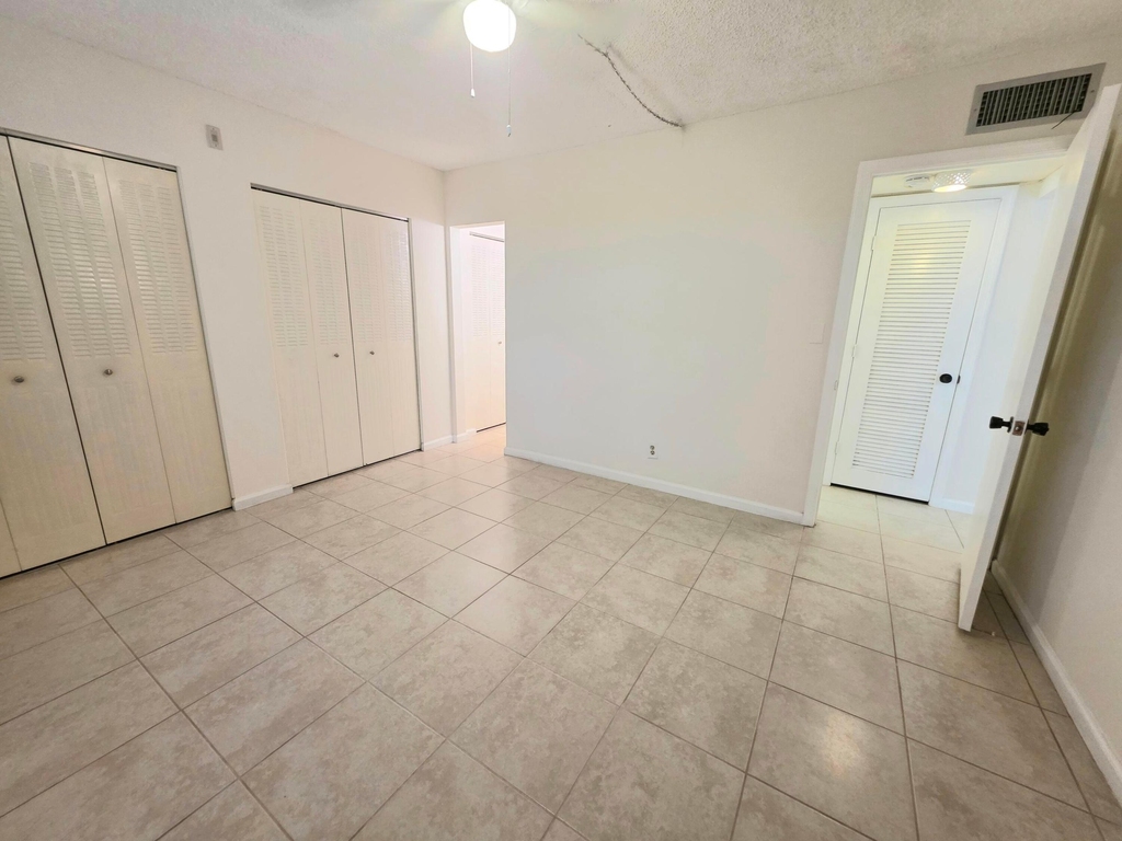 959 Se 2nd Avenue - Photo 13