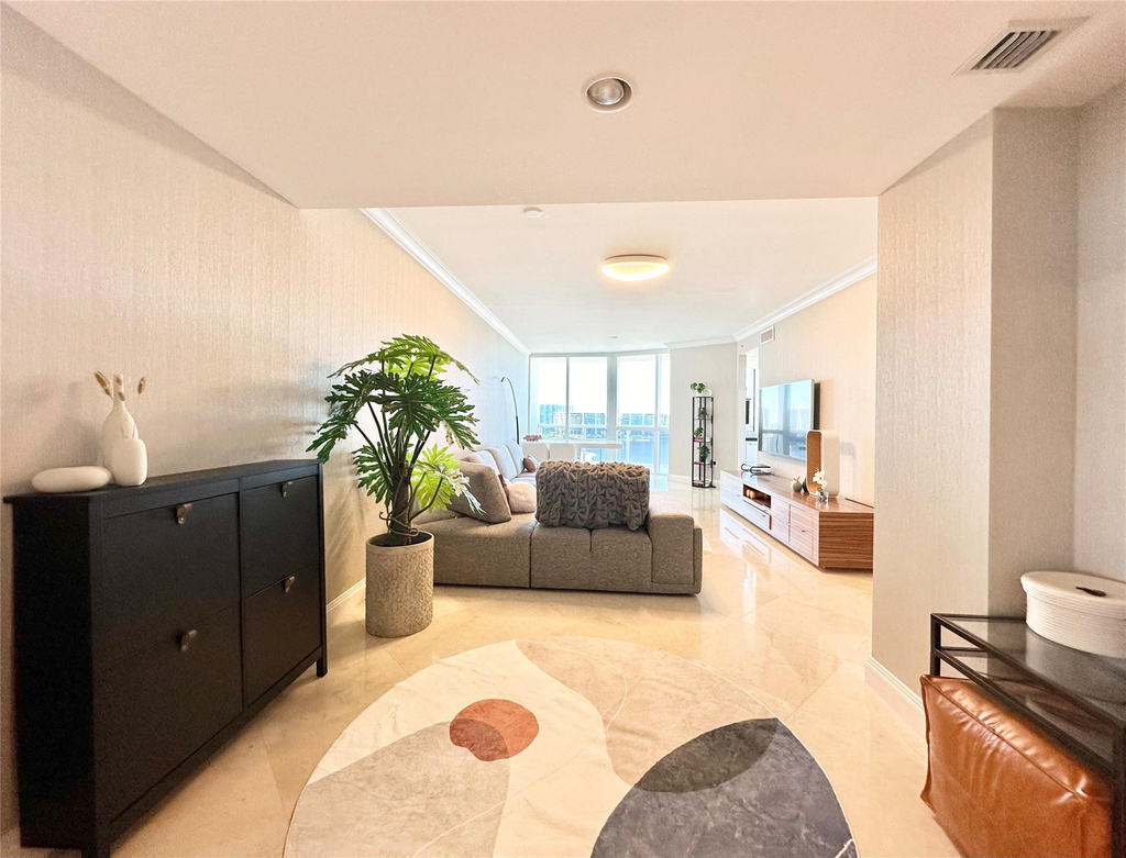 18201 Collins Avenue - Photo 0
