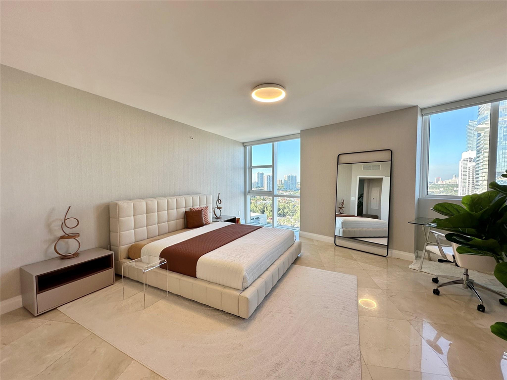 18201 Collins Avenue - Photo 4