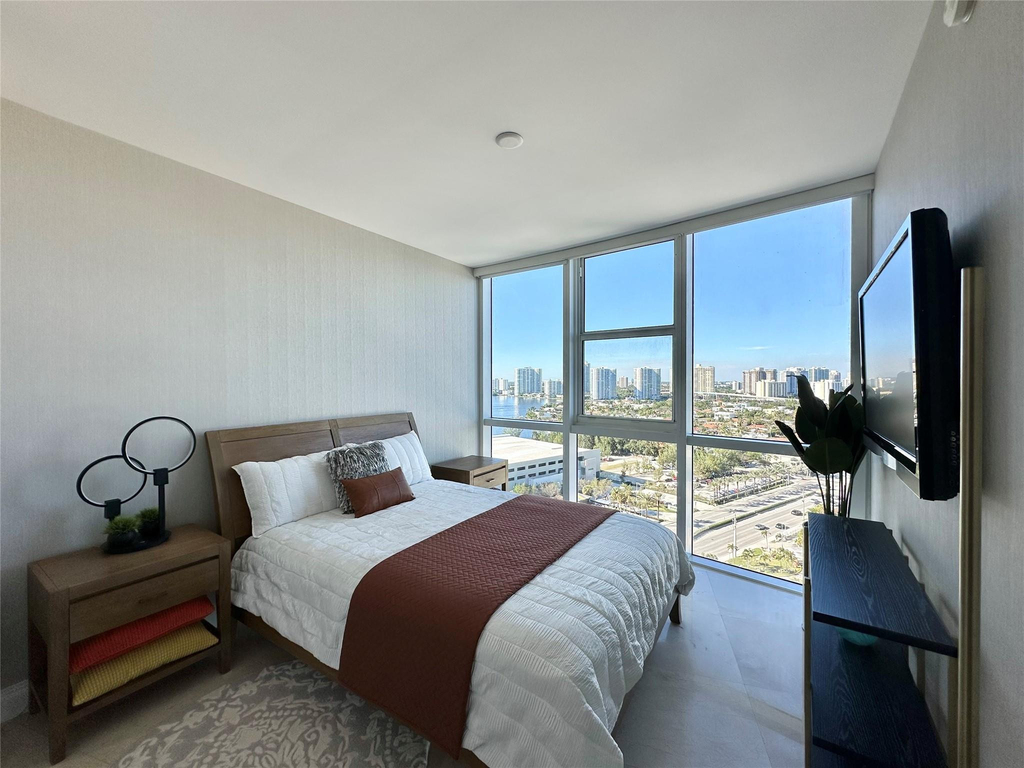 18201 Collins Avenue - Photo 7