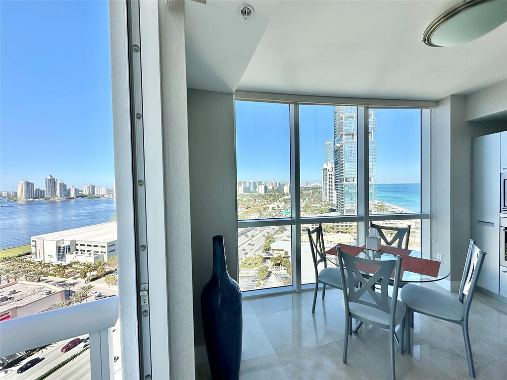 18201 Collins Avenue - Photo 11