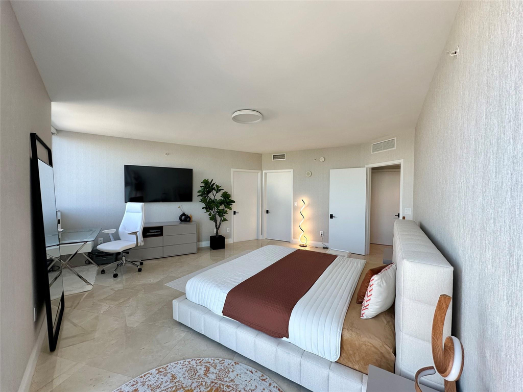 18201 Collins Avenue - Photo 26