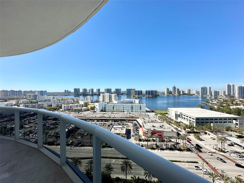 18201 Collins Avenue - Photo 35