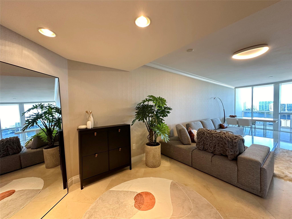18201 Collins Avenue - Photo 19