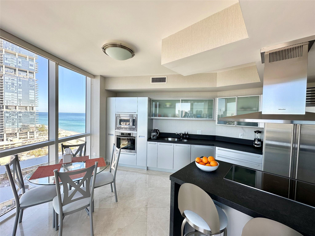 18201 Collins Avenue - Photo 12
