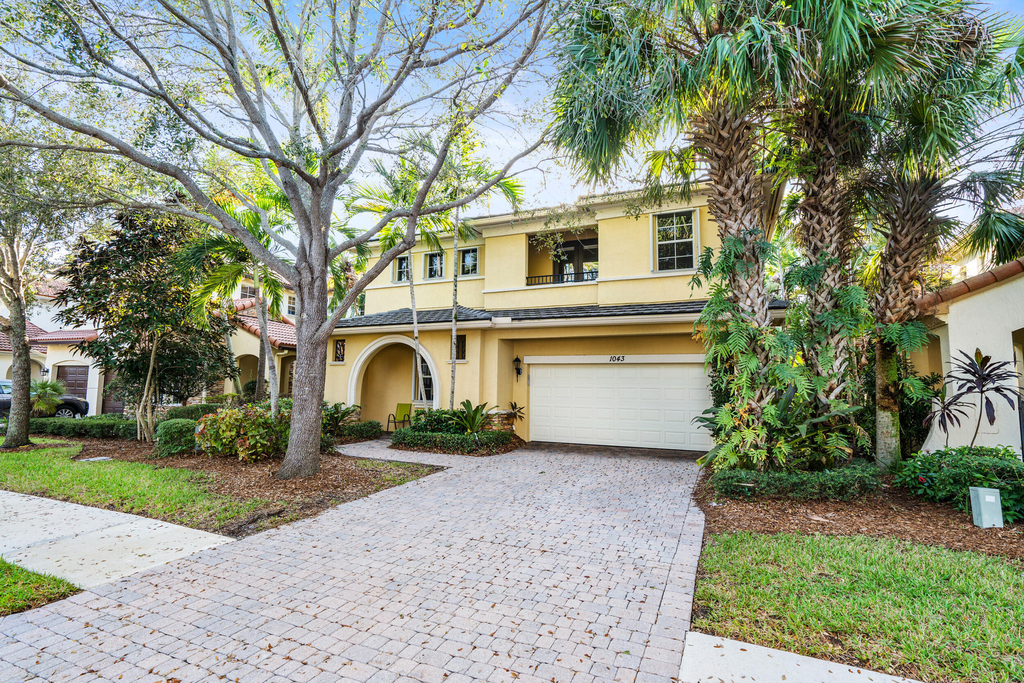 1043 Vintner Boulevard - Photo 1