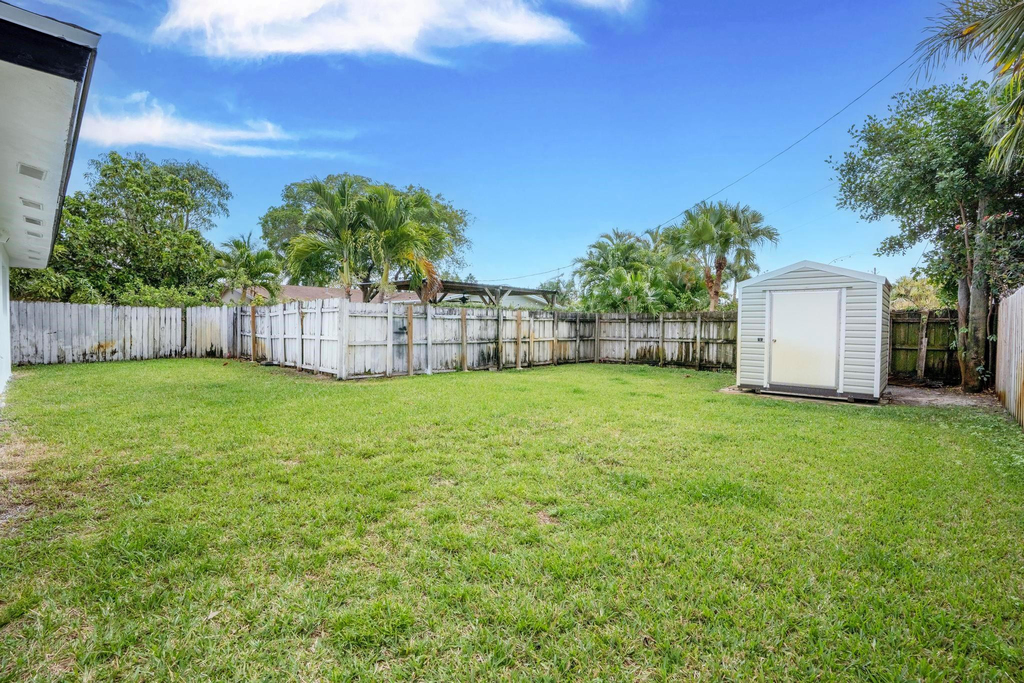 3468 Ne 17th Avenue - Photo 11