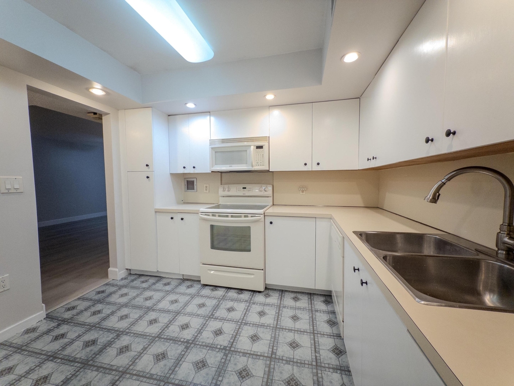 2800 N 46th - Photo 0