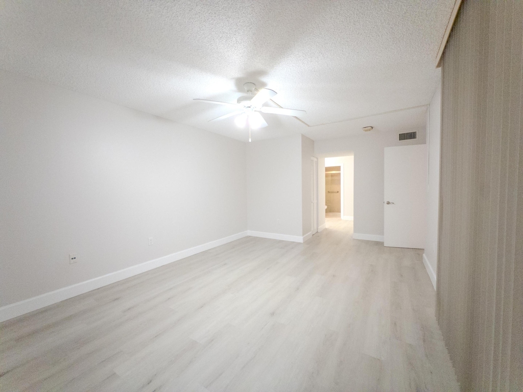 2800 N 46th - Photo 2