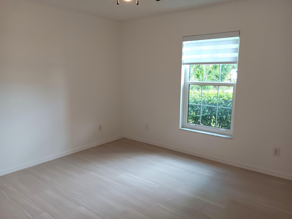 757 Brookedge Terrace - Photo 10