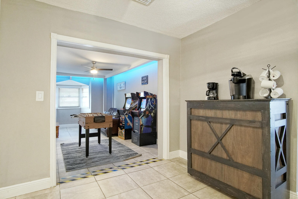 1002 Avenue E - Photo 13