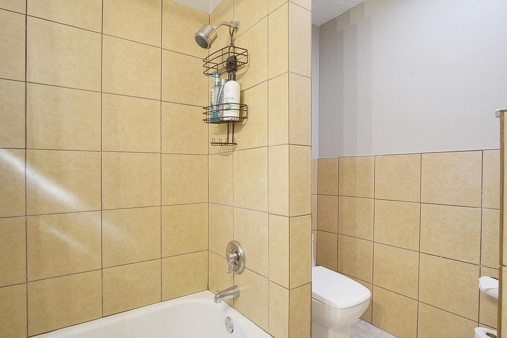 1002 Avenue E - Photo 21
