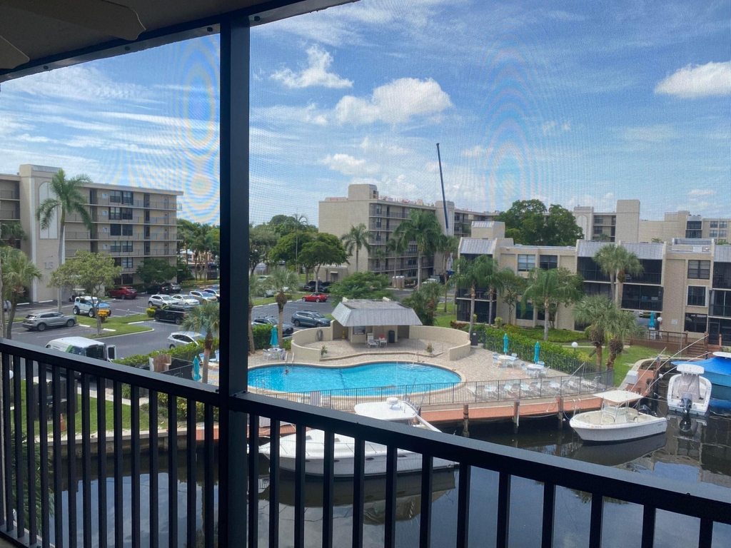 9 Royal Palm Way - Photo 22