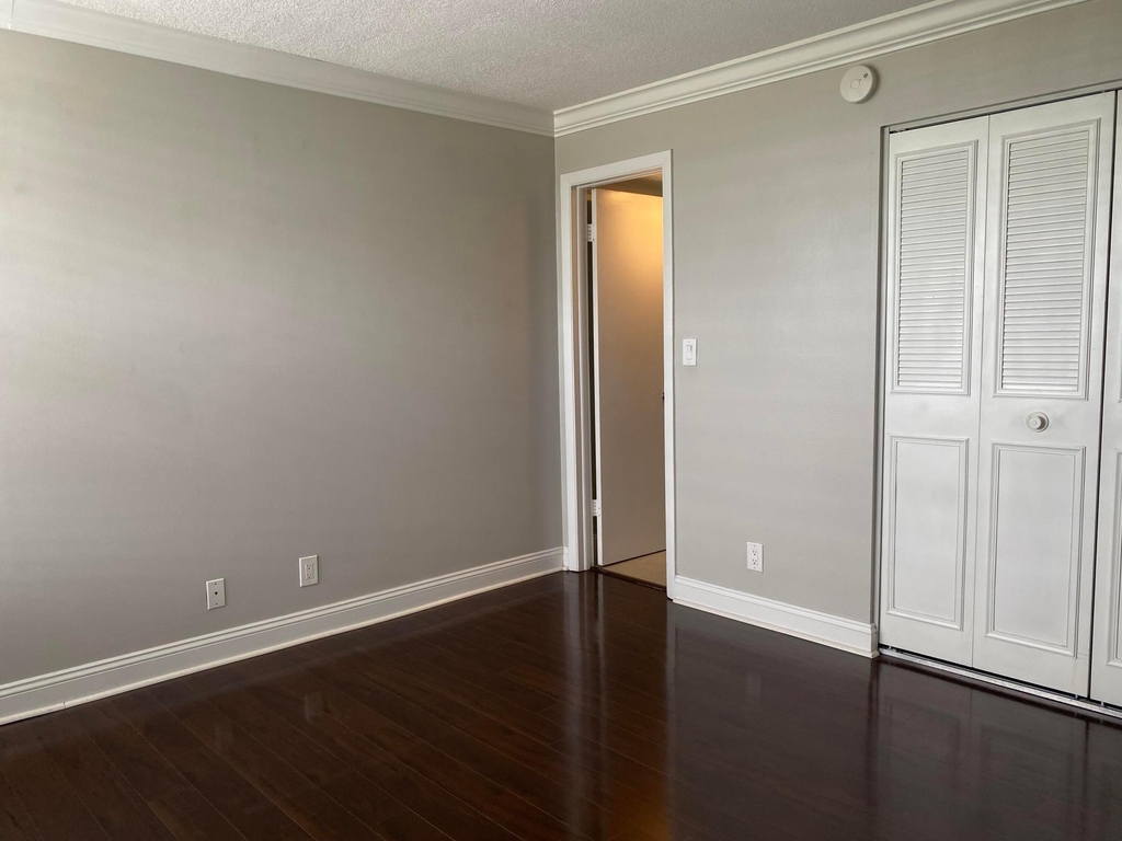 9 Royal Palm Way - Photo 36