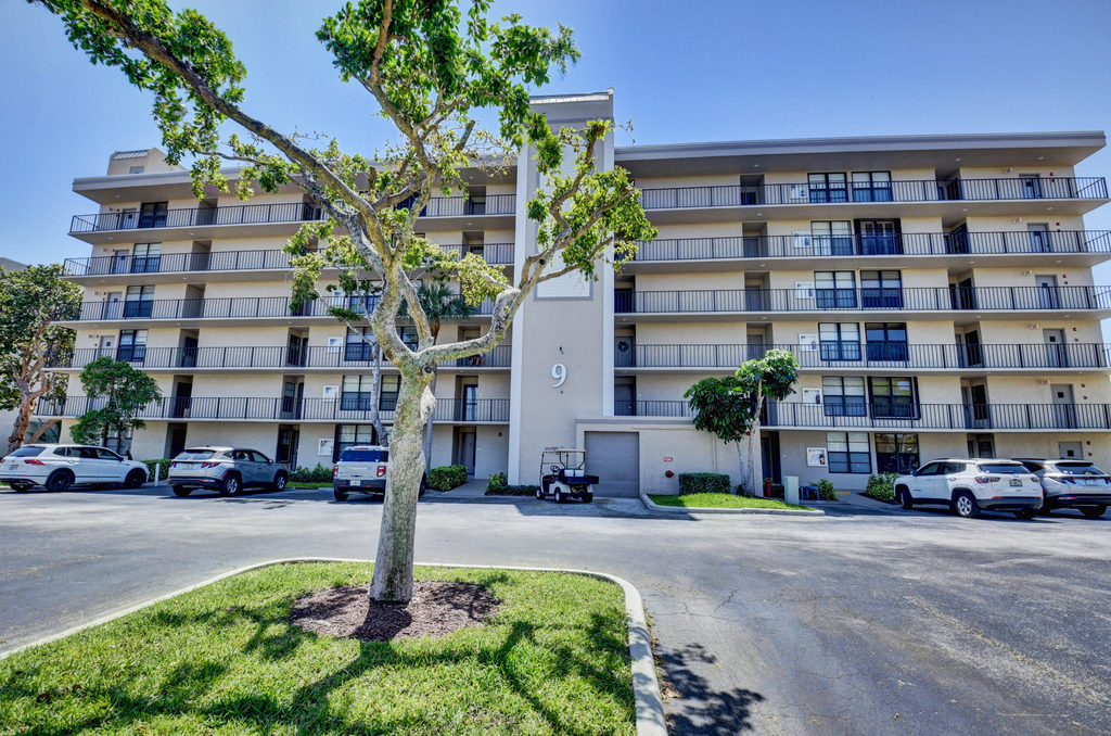 9 Royal Palm Way - Photo 14