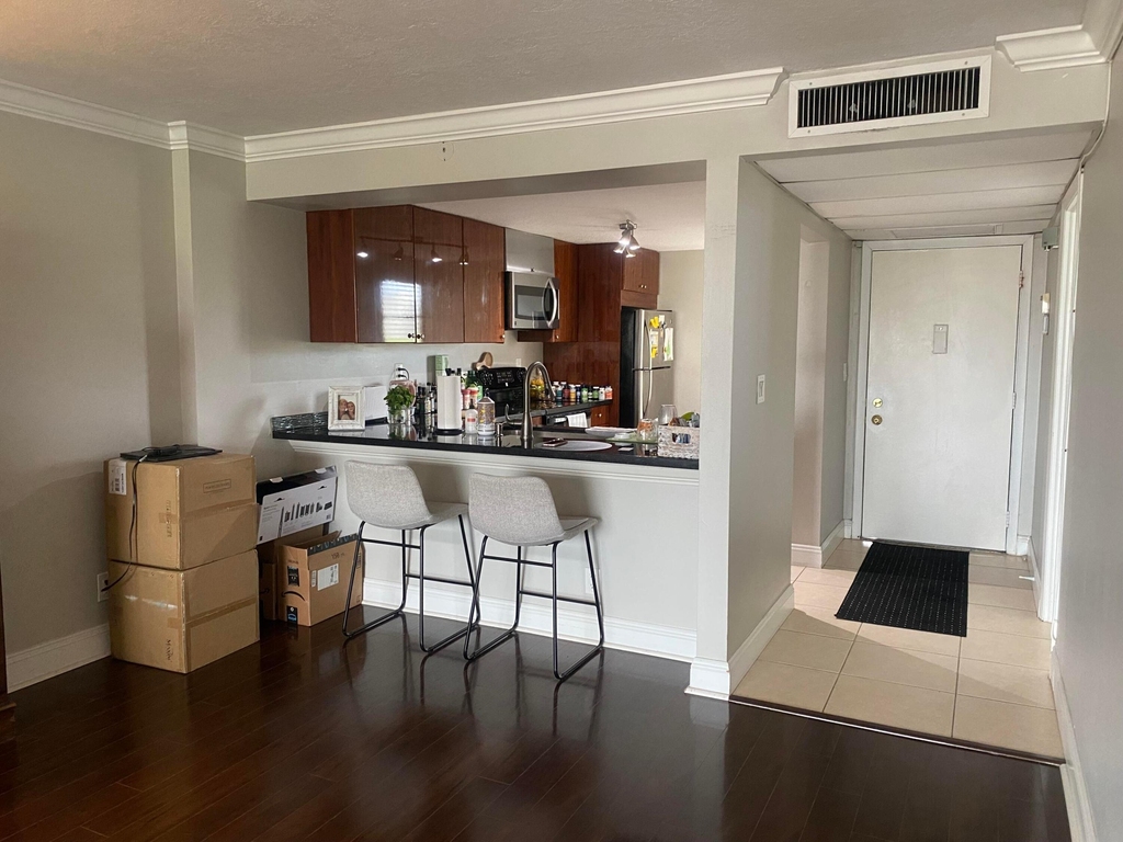 9 Royal Palm Way - Photo 17