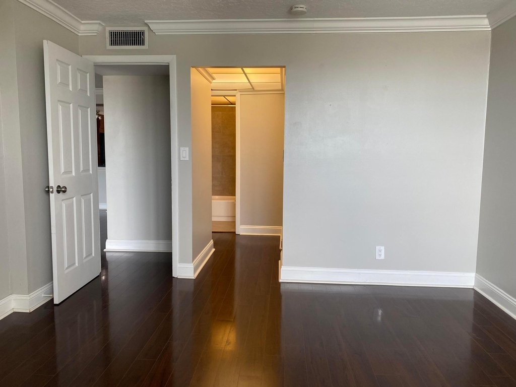 9 Royal Palm Way - Photo 29