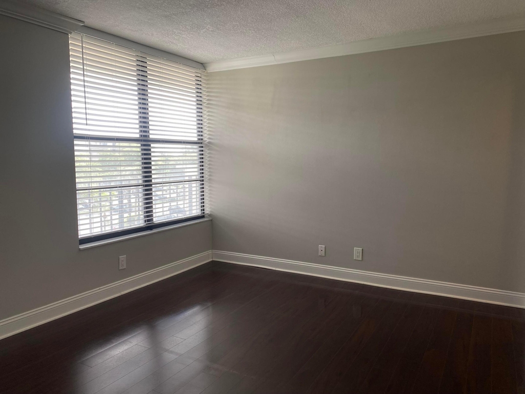 9 Royal Palm Way - Photo 35