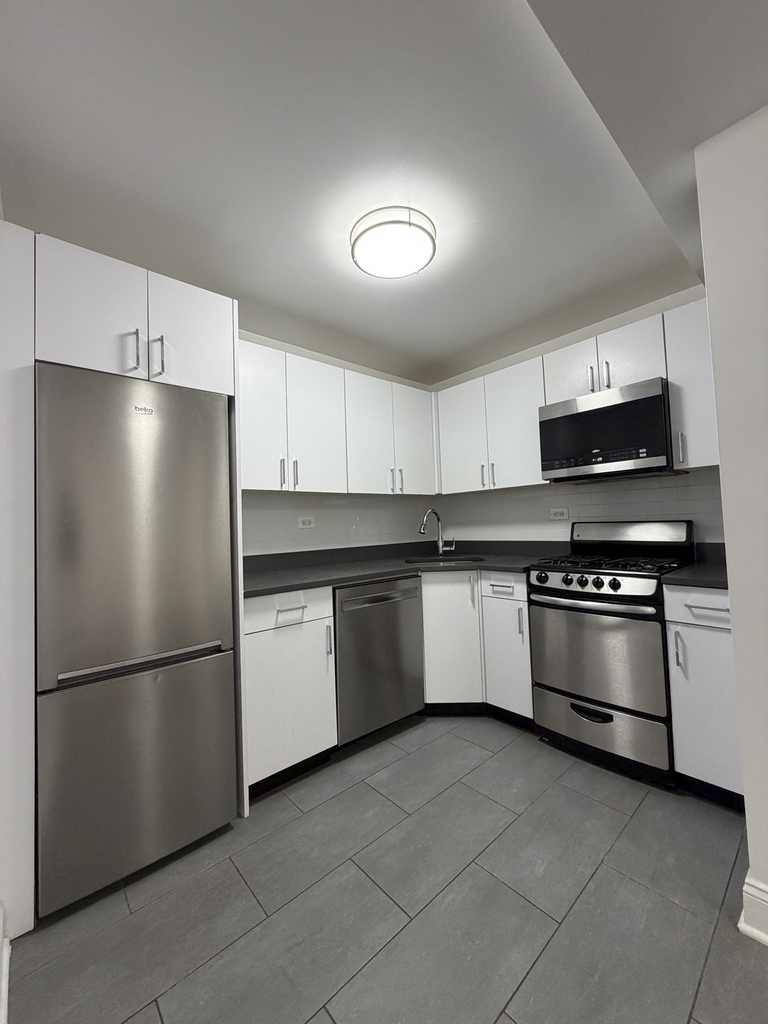 Lexington Ave/33rd Street - Photo 0