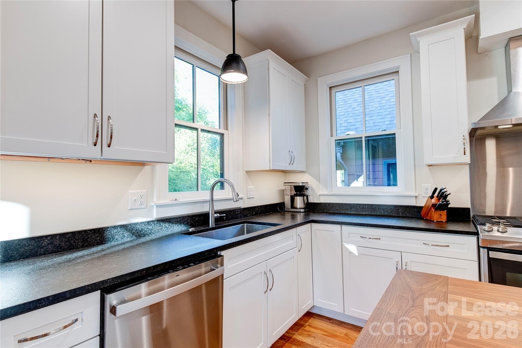 12 Waverly Road - Photo 2