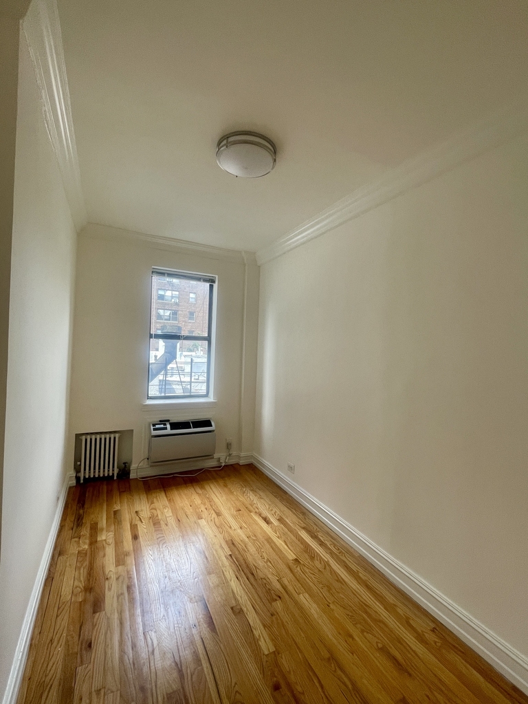 1680 York Avenue - Photo 6