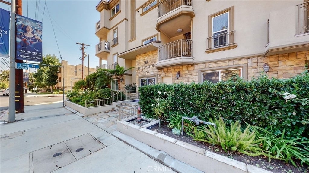 11540 Moorpark Street - Photo 31