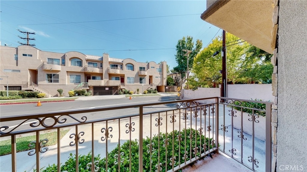 11540 Moorpark Street - Photo 6