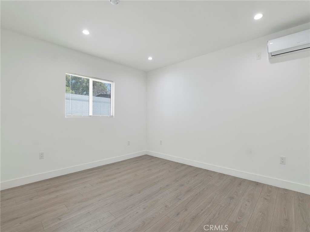 10018 N Aqueduct Ave - Photo 11