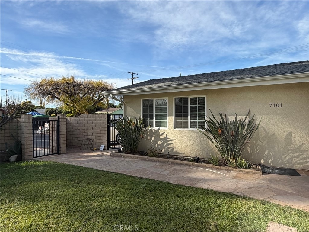 7099 Fallbrook Avenue - Photo 17
