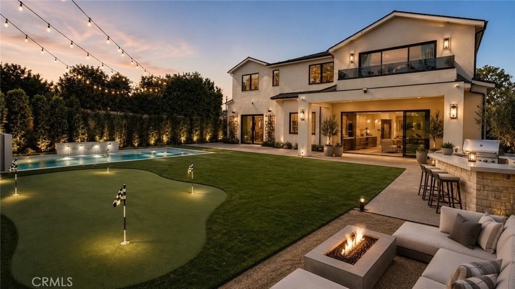 16354 Moorpark - Photo 1