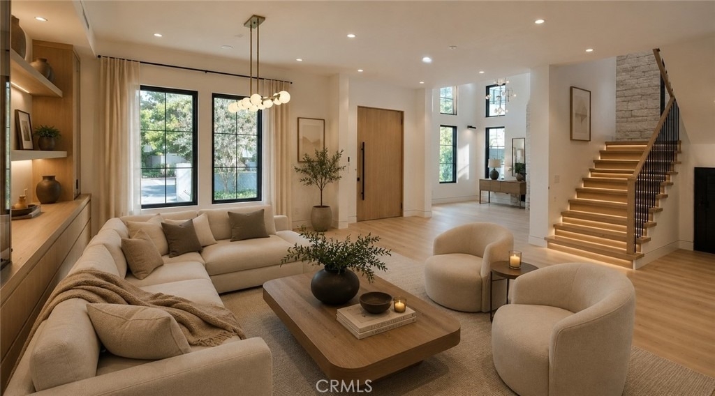 16354 Moorpark - Photo 2