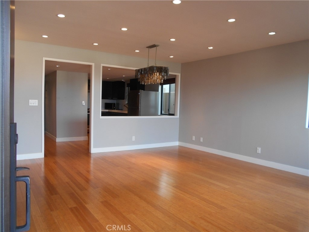 760 W 27th Street - Photo 9