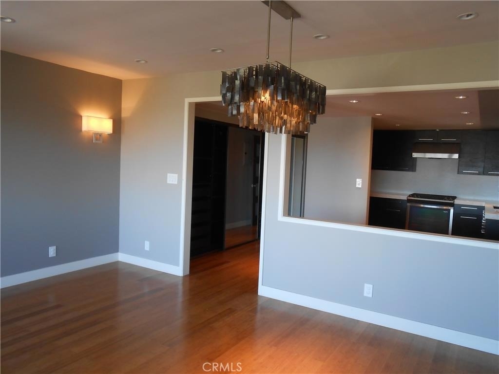 760 W 27th Street - Photo 11