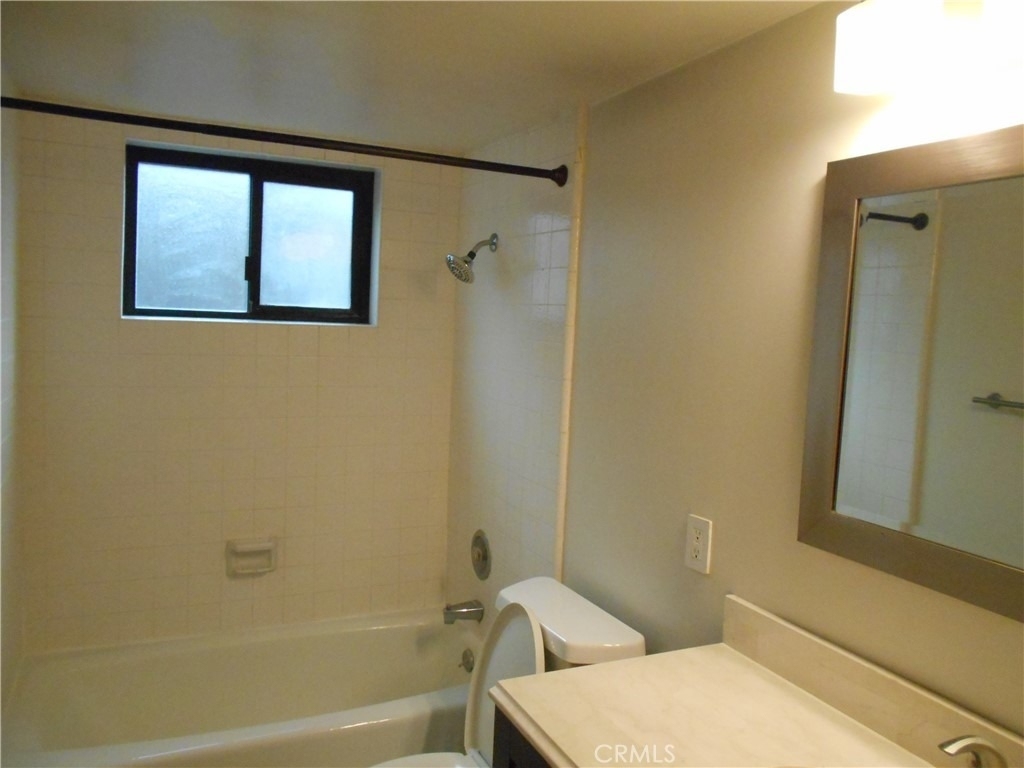760 W 27th Street - Photo 30