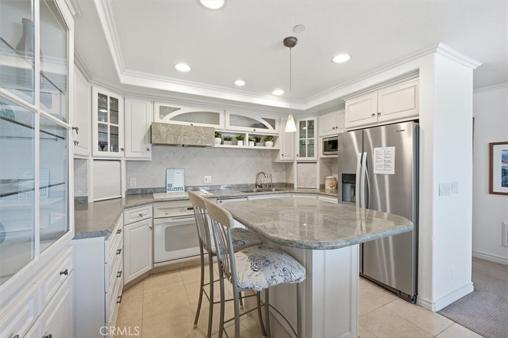 625 Esplanade - Photo 9