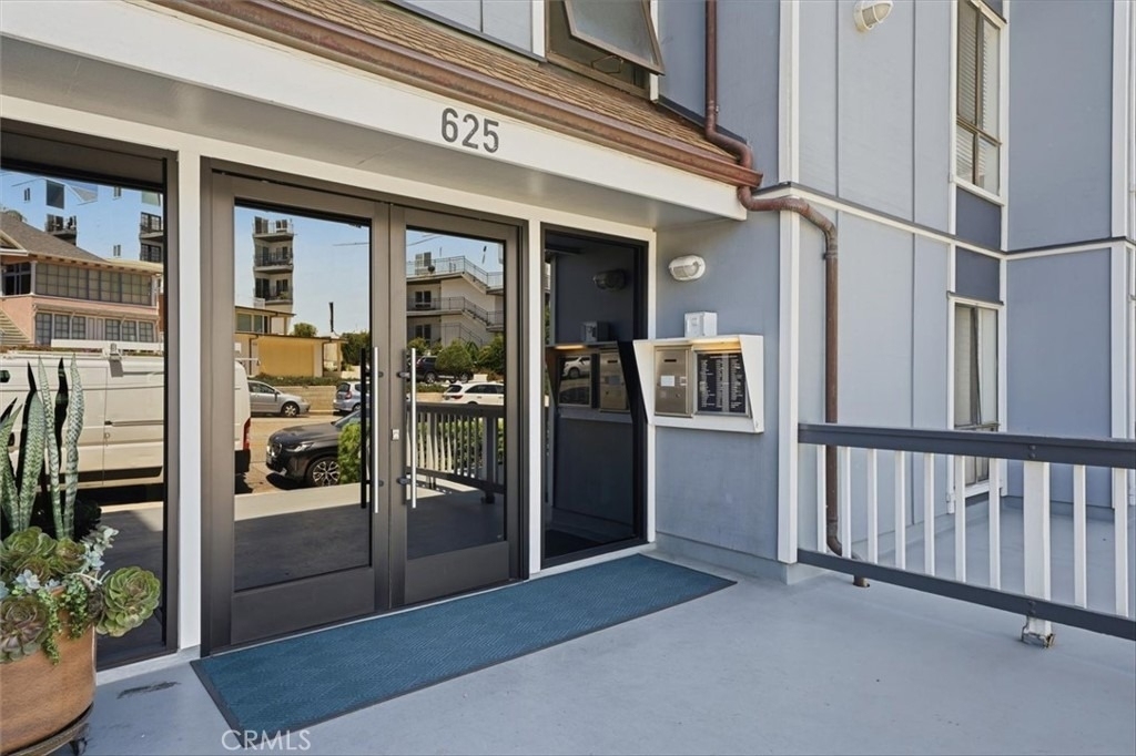 625 Esplanade - Photo 1
