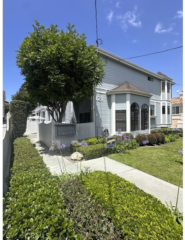 121 4 S Juanita - Photo 0