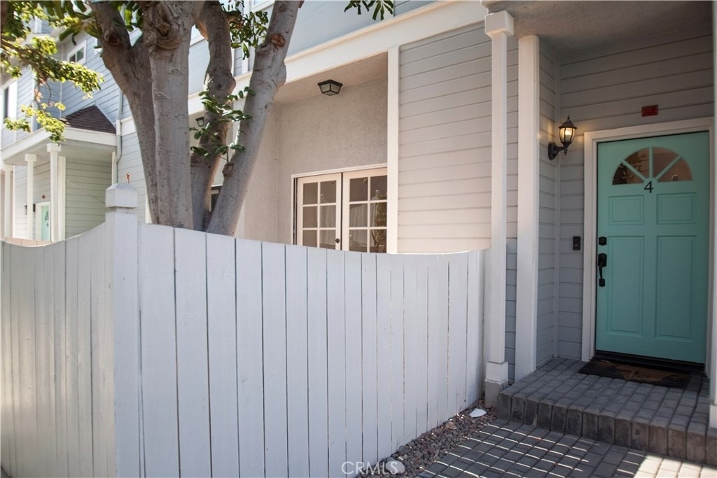 121 4 S Juanita - Photo 1