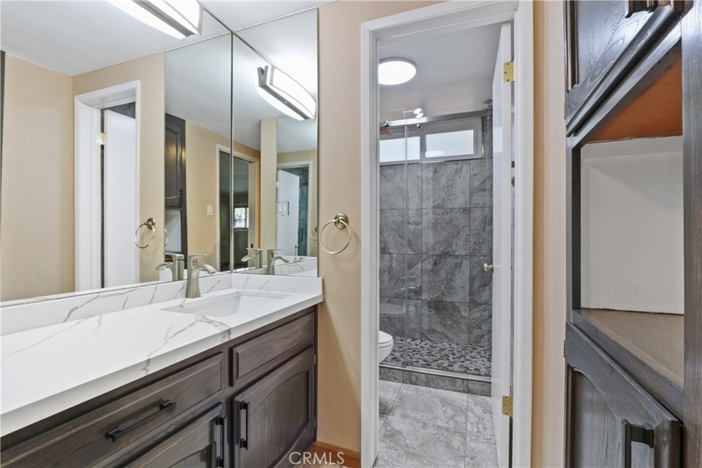 2214 E 2nd Street - Photo 4
