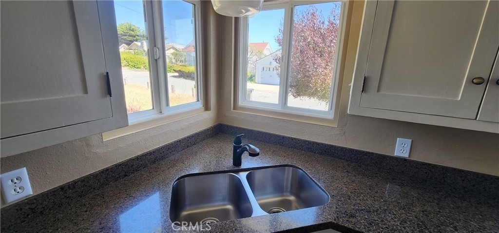 265 Chatham - Photo 10