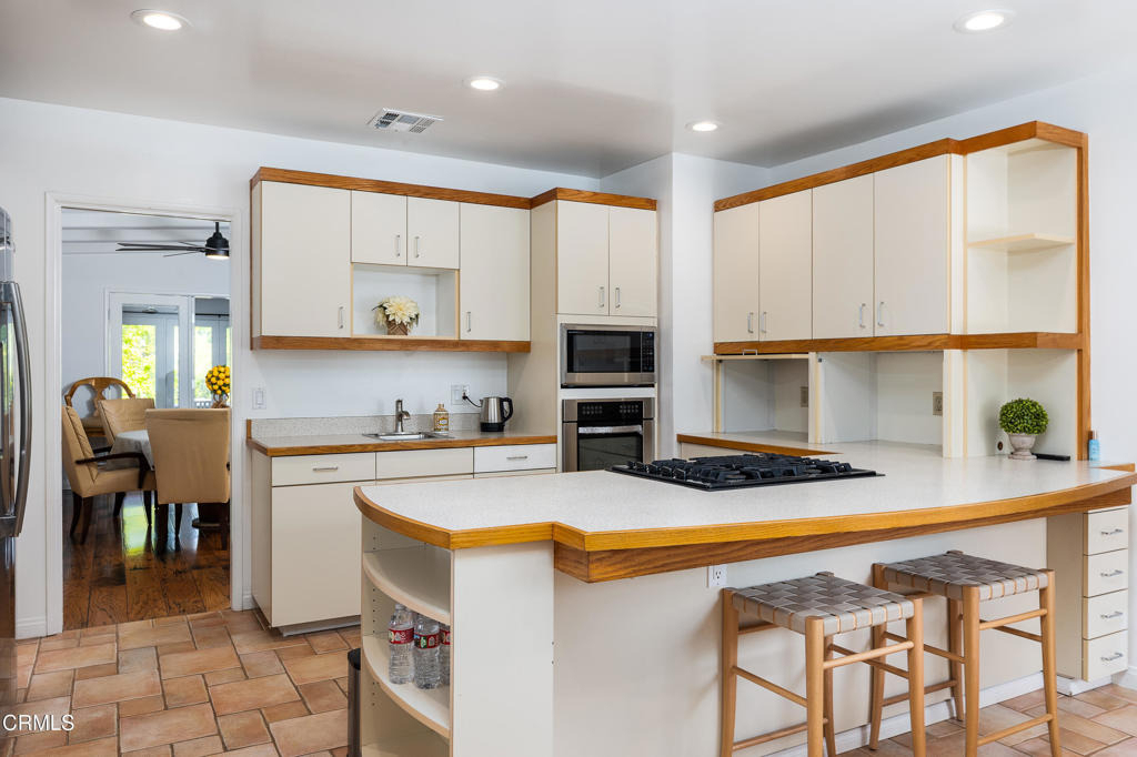 1660 S Oak Knoll Avenue - Photo 12