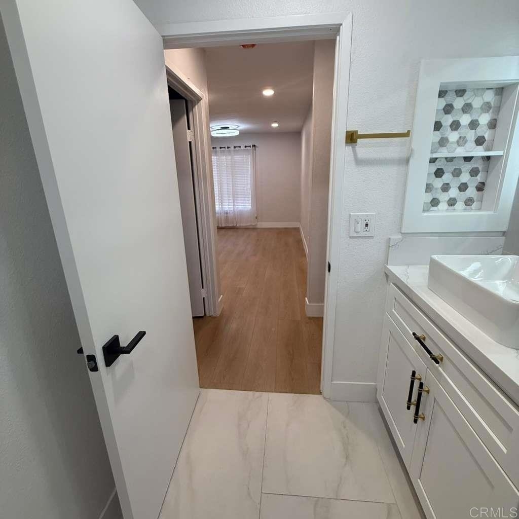 9586 Carroll Canyon Road - Photo 8