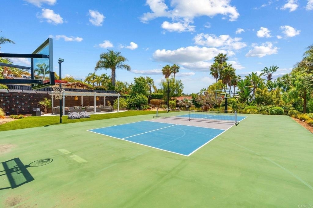 1668 Crest Drive - Photo 4