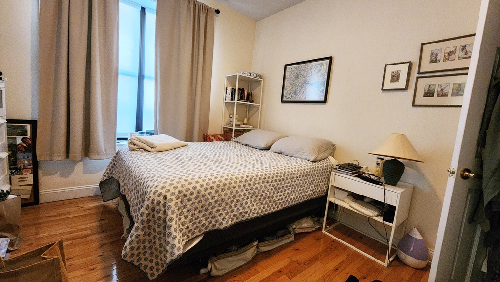 568 Pacific Street - Photo 4