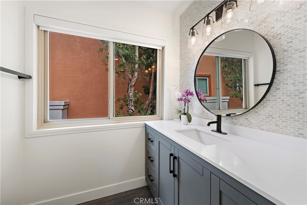 408 Villa Point - Photo 13